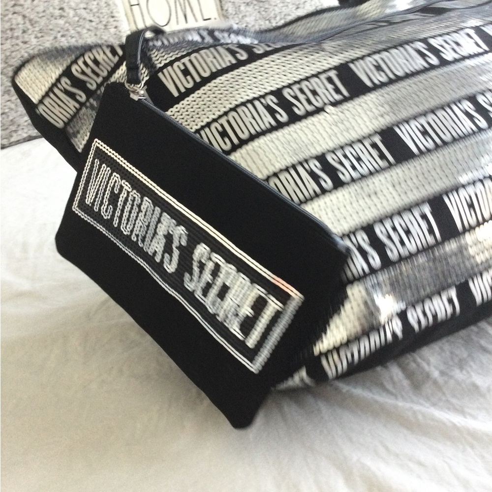 PRICE DROP! NWT Large Victoria's Secret Beach Bag & cosmetic bag - Picture 9 of 12